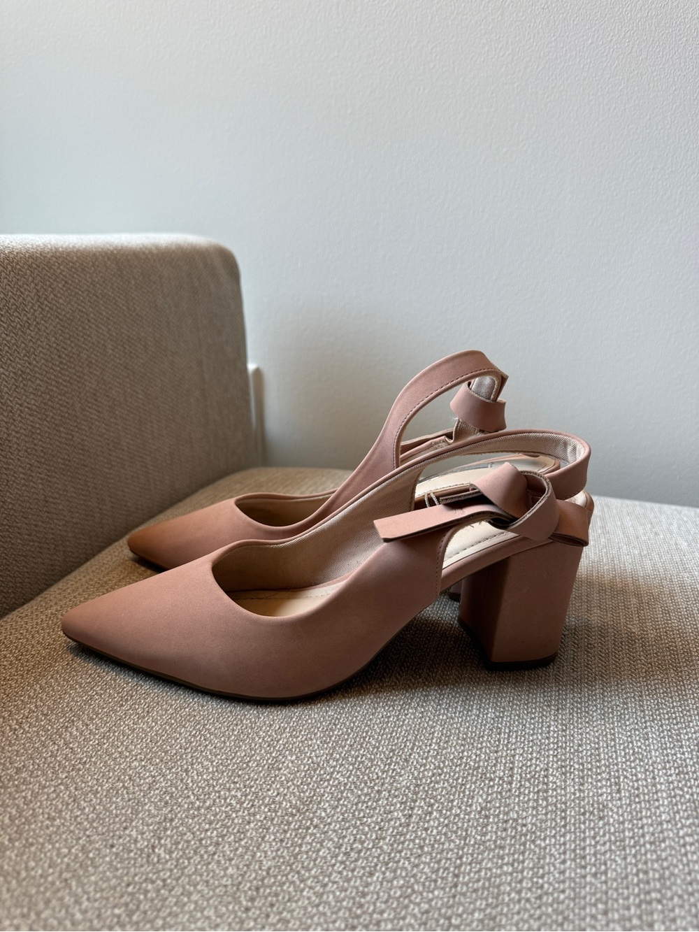 Pointed Slingback Block Heel Pumps in Dusty Mauve